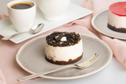 Nepečený cheesecake Oreo zákusek