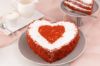 Valentýnský dort Red Velvet ve tvaru SRDCE